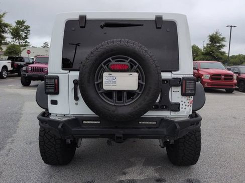 Used 2016 Jeep Wrangler Unlimited Sahara AWD/4WD image 6