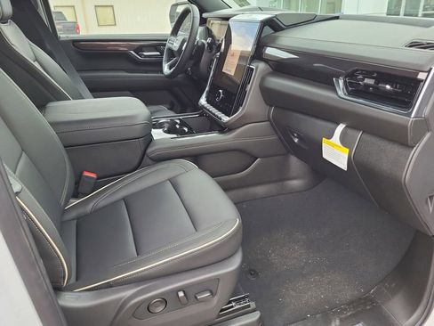 New 2026 GMC Yukon XL Elevation image 26