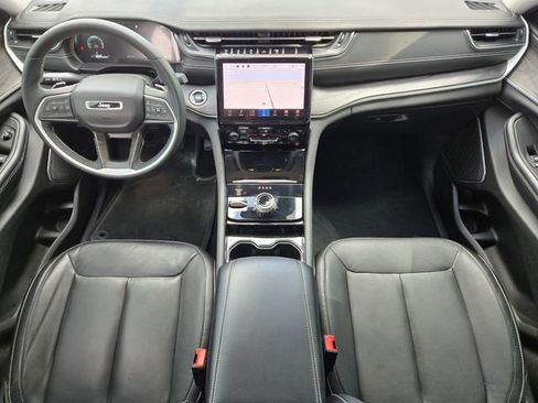 Certified 2023 Jeep Grand Cherokee L Limited w/ Black Appearance Package image 27