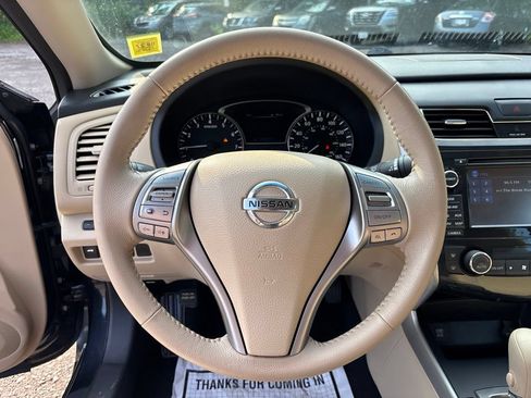 Used 2015 Nissan Altima 2.5 SV w/ Convenience Package FWD image 17