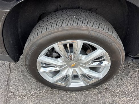 Used 2024 Chevrolet Suburban High Country w/ Premium Package AWD/4WD image 10