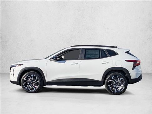 New 2026 Chevrolet Trax RS w/ Sunroof Package FWD image 5
