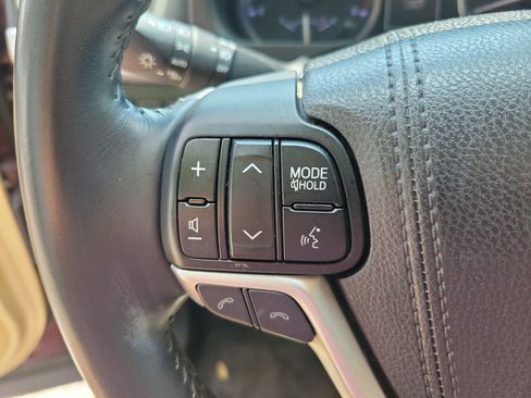 Used 2017 Toyota Highlander XLE image 20