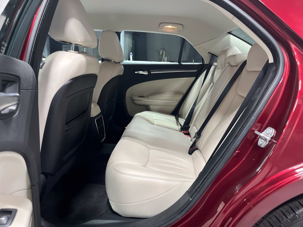 Used 2018 Chrysler 300 Touring L RWD image 35