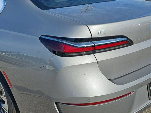 New 2025 BMW i7 xDrive60 w/ Premium Package image 37