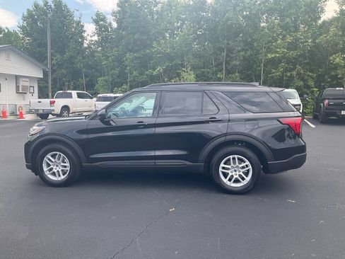 New 2026 Ford Explorer Active RWD image 8