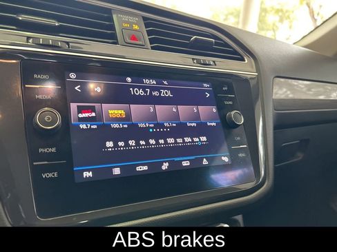 Used 2021 Volkswagen Tiguan SE image 7