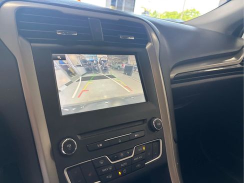 Used 2016 Ford Fusion SE w/ Equipment Group 202A AWD/4WD image 21