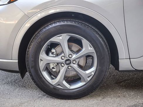 Used 2024 Ford Escape ST-Line w/ Cold Weather Package FWD image 10