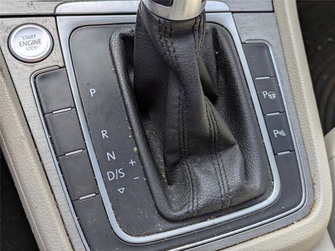 Used 2016 Volkswagen Golf SE w/ Lighting Package FWD image 27