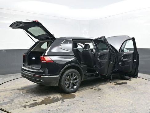 Used 2022 Volkswagen Tiguan SE image 47
