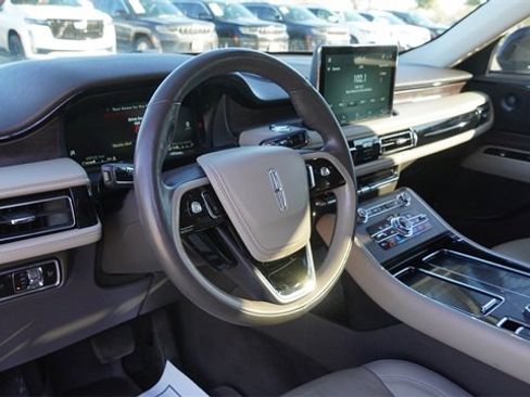 Used 2023 Lincoln Aviator Reserve w/ Equipment Group 201A image 20