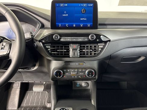 Certified 2023 Ford Escape Active AWD/4WD image 23