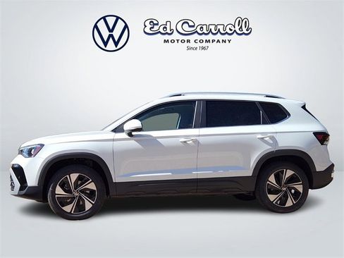 New 2025 Volkswagen Taos SE image 5