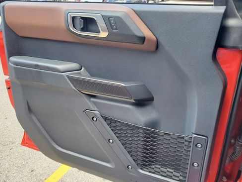 Used 2024 Ford Bronco Outer Banks AWD/4WD image 14