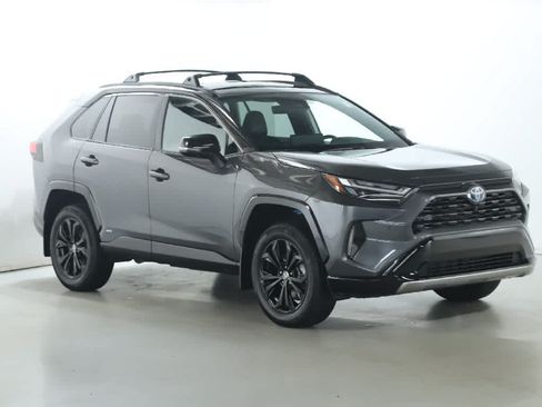 Used 2024 Toyota RAV4 XSE w/ Advanced Technology Package AWD/4WD image 9