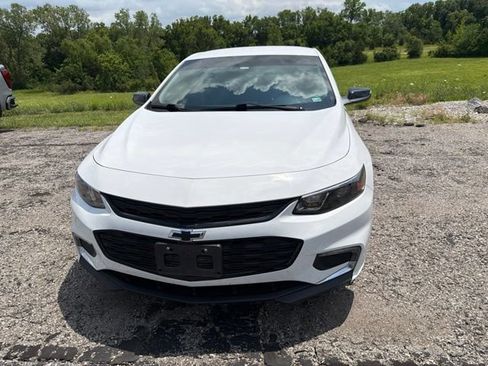 Used 2018 Chevrolet Malibu LT w/ Leather Package FWD image 5