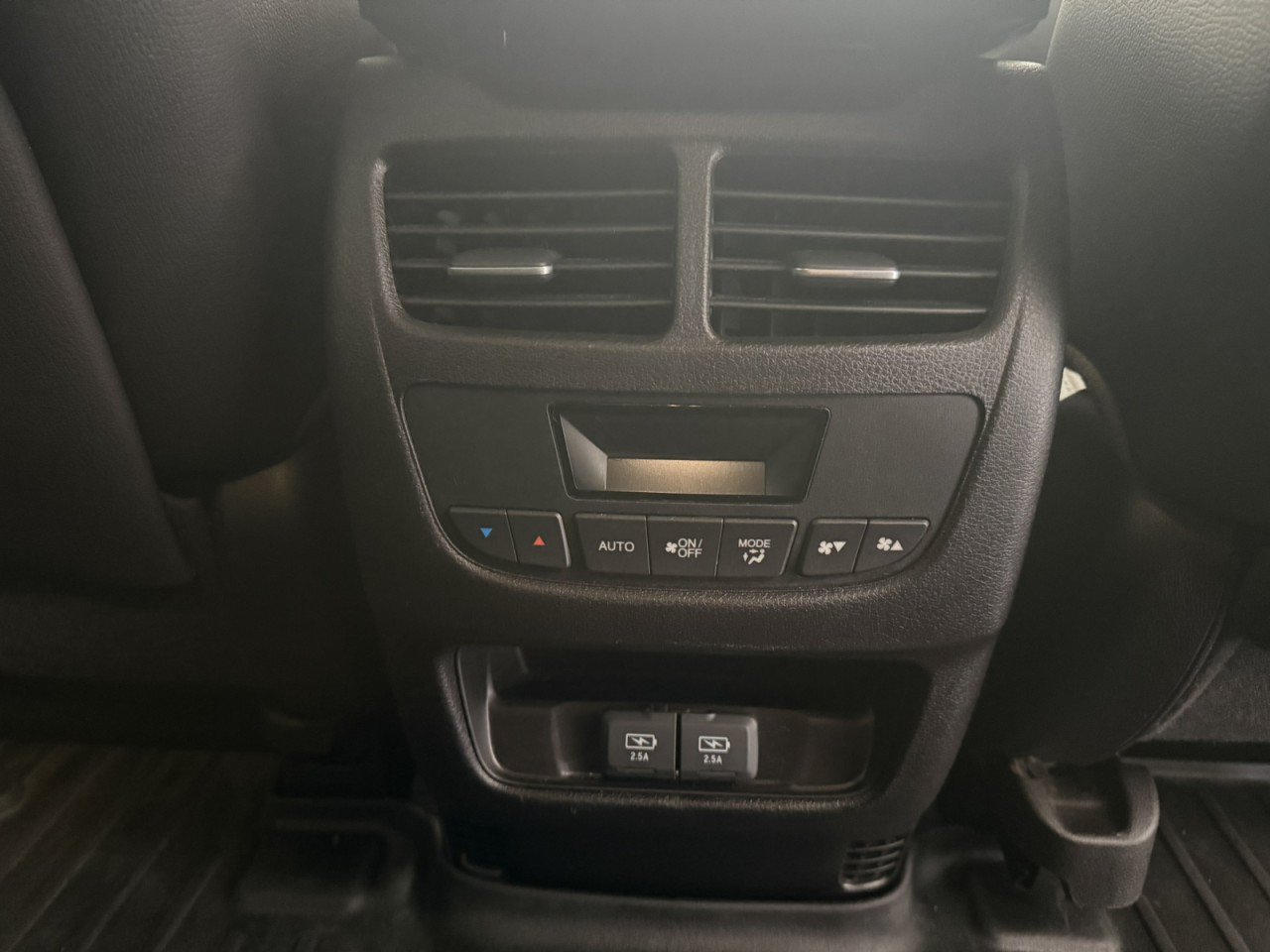 Used 2017 Acura MDX w/ Technology Package AWD/4WD image 15