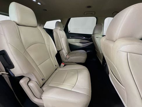 Used 2021 Buick Enclave Essence image 32