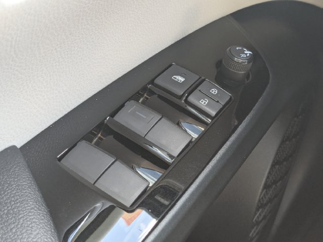 Used 2022 Toyota Prius Limited FWD image 22