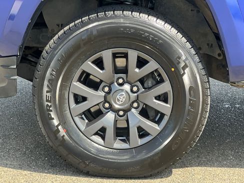Used 2022 Toyota Tacoma SR5 AWD/4WD image 28