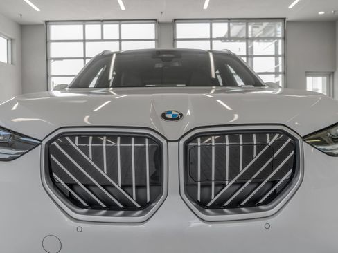 Used 2025 BMW X3 xDrive30i w/ M Sport Package AWD/4WD image 23