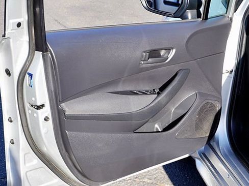 Used 2022 Toyota Corolla LE FWD image 22
