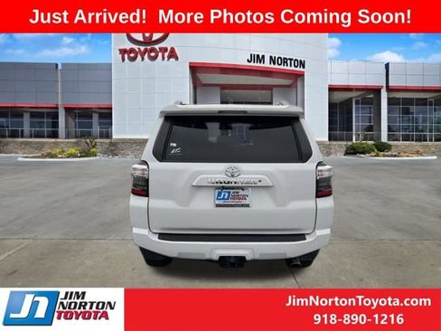 Used 2017 Toyota 4Runner SR5 Premium image 6