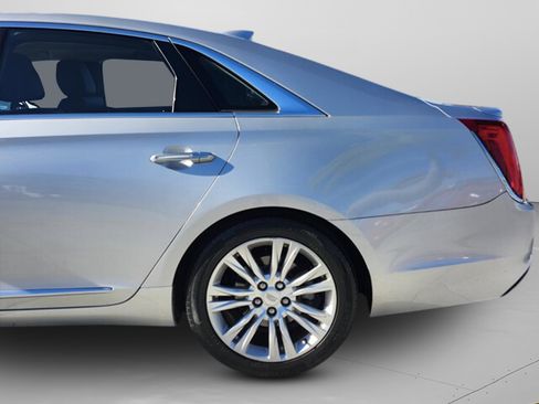 Used 2018 Cadillac XTS Luxury image 30