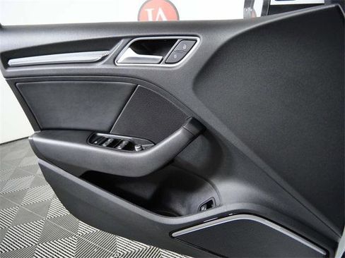 Used 2018 Audi A3 e-tron Premium Plus w/ Technology Package image 27