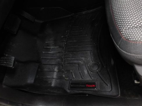 Used 2017 GMC Terrain SLE w/ Convenience Package AWD/4WD image 28