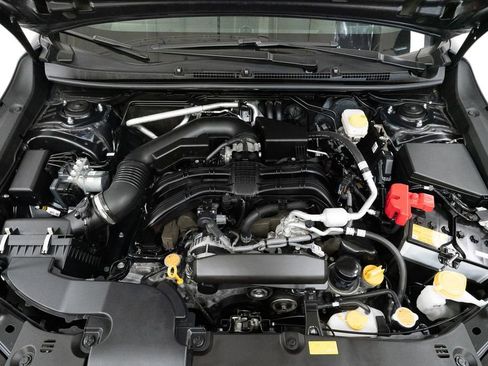 Used 2025 Subaru Crosstrek 2.0i Premium image 3