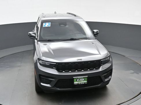 Used 2023 Jeep Grand Cherokee Altitude AWD/4WD image 42