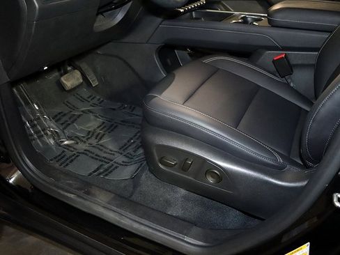 Used 2024 GMC Acadia Elevation image 27