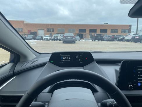 Used 2025 Toyota Prius LE image 34