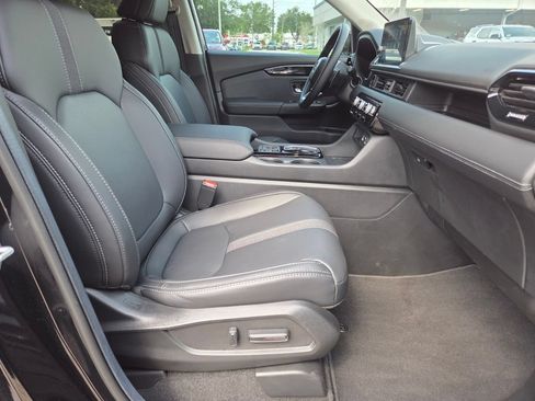 Used 2025 Honda Pilot EX-L image 14