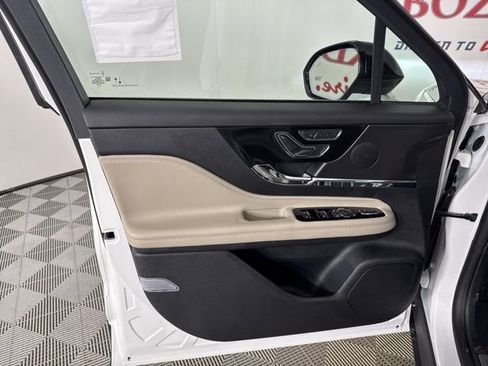 New 2026 Lincoln Corsair Premiere image 15