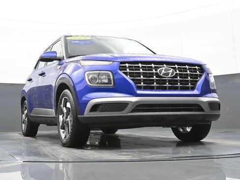 Certified 2024 Hyundai Venue SEL image 48