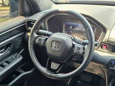 Used 2025 Honda Pilot Black Edition image 31