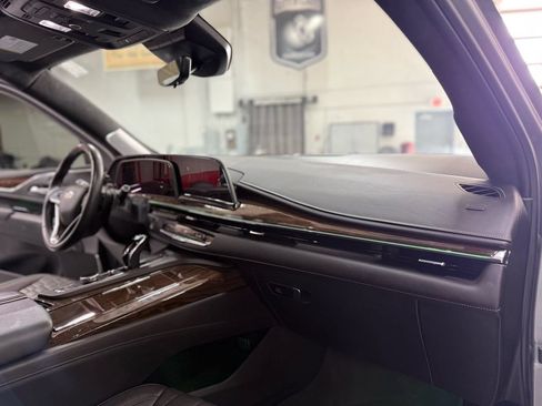 Used 2023 Cadillac Escalade Sport Platinum w/ LPO, ONYX Package AWD/4WD image 16