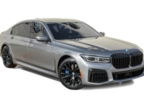 Used 2020 BMW 750i xDrive w/ Executive Package image 6