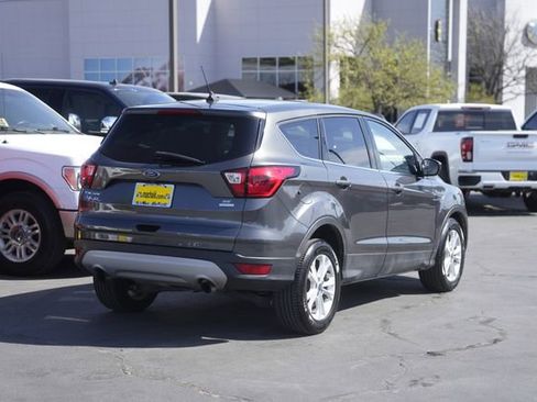 Used 2019 Ford Escape SE image 6