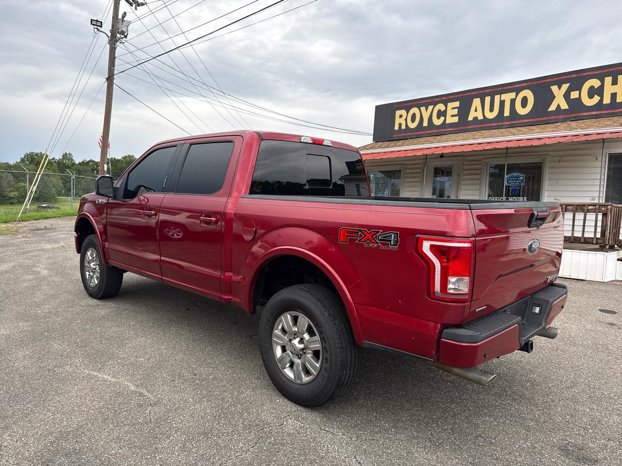 Used 2016 Ford F150 XLT w/ Equipment Group 302A Luxury AWD/4WD image 3