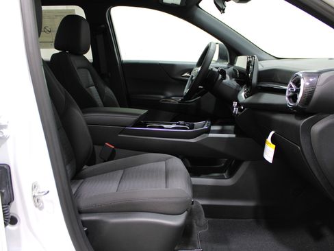 New 2026 Chevrolet Equinox LT image 30