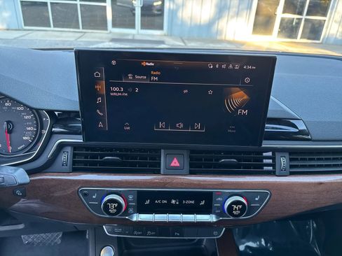 Used 2023 Audi A4 2.0T Premium w/ Convenience Package AWD/4WD image 19