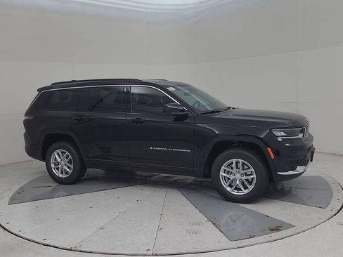 New 2025 Jeep Grand Cherokee L Laredo w/ Luxury Tech Group I image 2