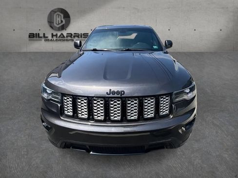 Used 2021 Jeep Grand Cherokee Laredo X AWD/4WD image 2