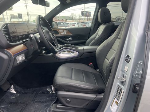 Used 2025 Mercedes-Benz GLE 350 4MATIC w/ Winter Package image 2