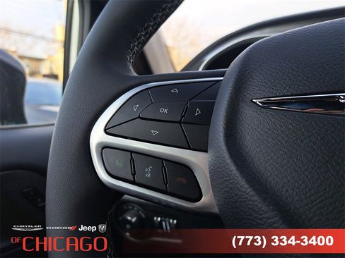 New 2026 Chrysler Pacifica Select image 26