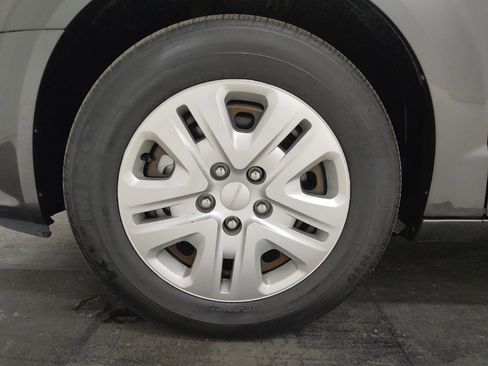 Used 2019 Dodge Grand Caravan SE w/ UConnect Hands-Free Group FWD image 31